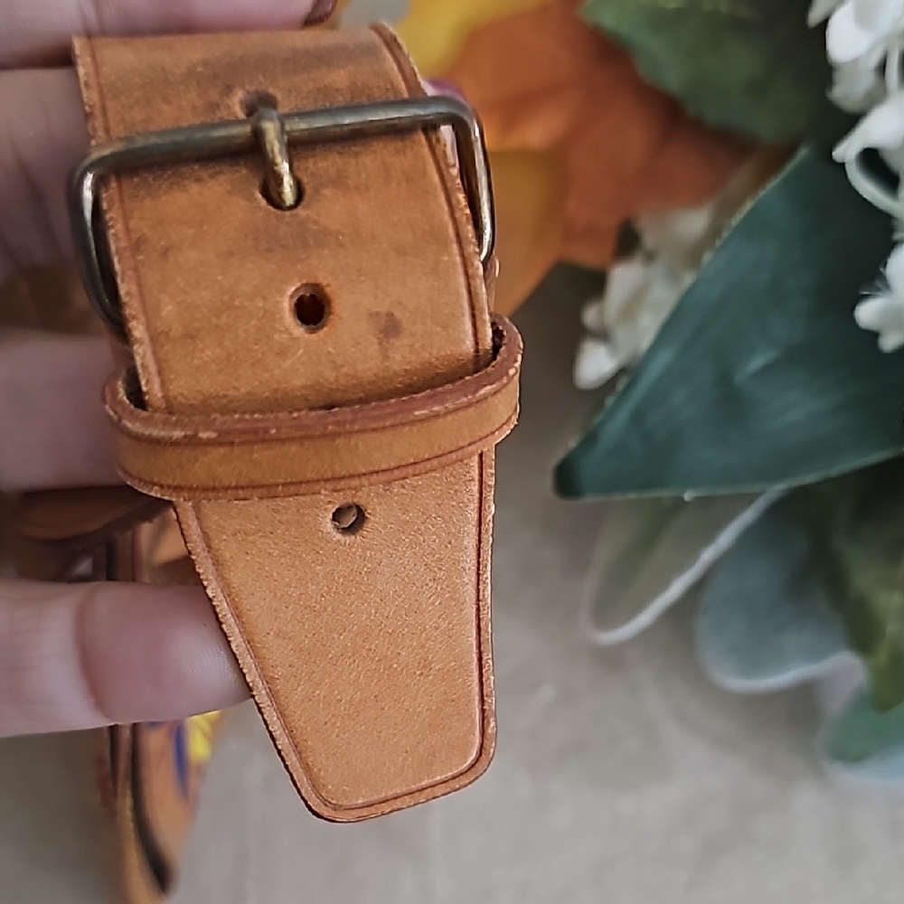 Louis Vuitton Brown Leather Butterfly Luggage Tag with poignant - Picture 2 of 4